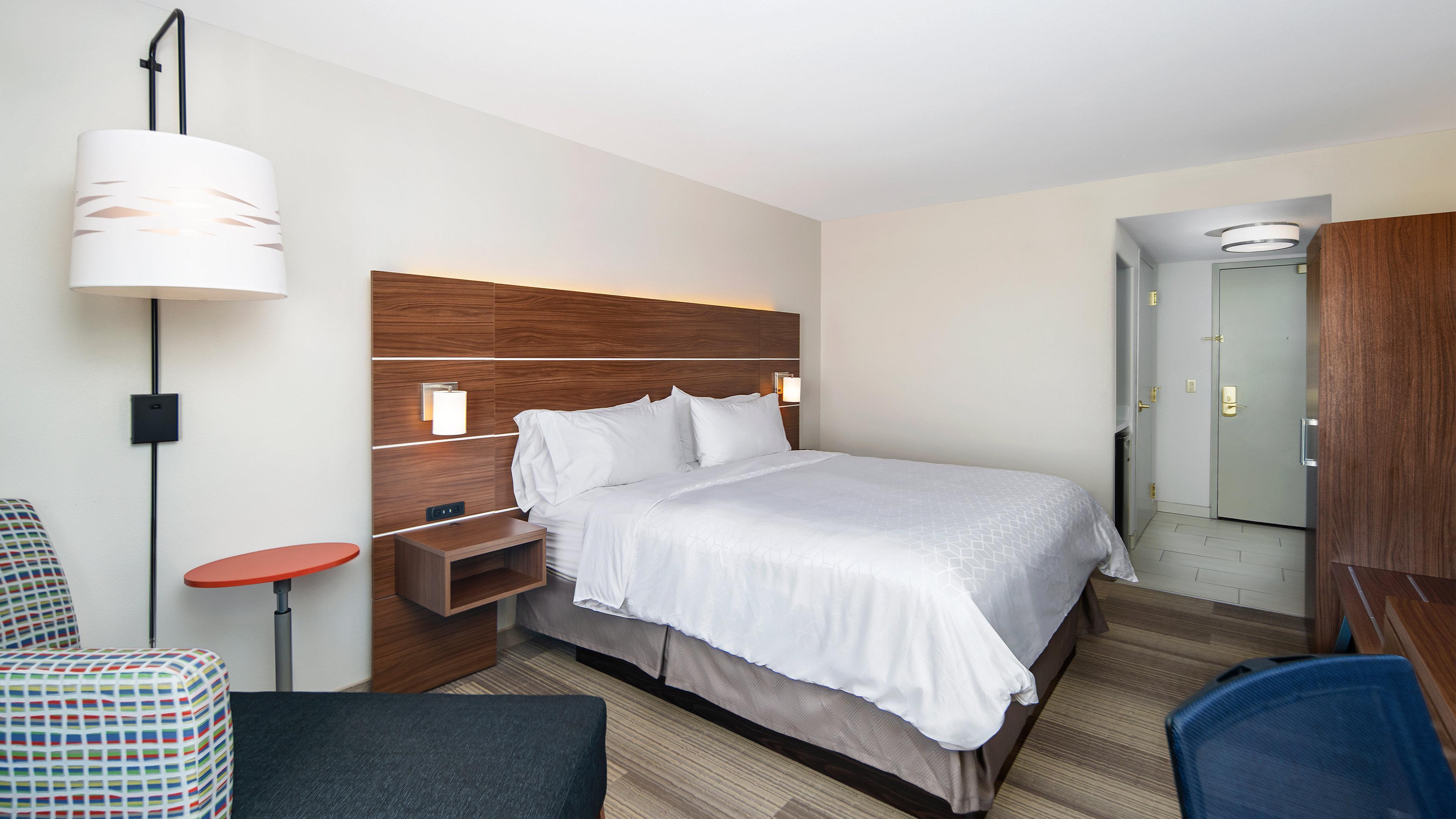 Holiday Inn Express & Suites Dinuba West By Ihg Exterior photo