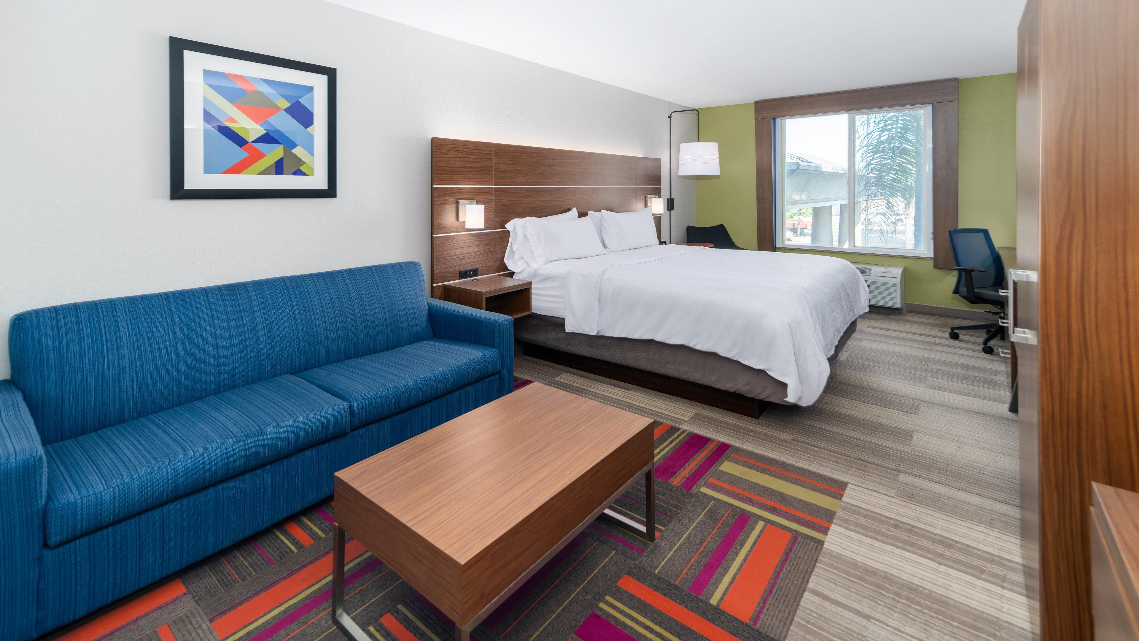Holiday Inn Express & Suites Dinuba West By Ihg Exterior photo